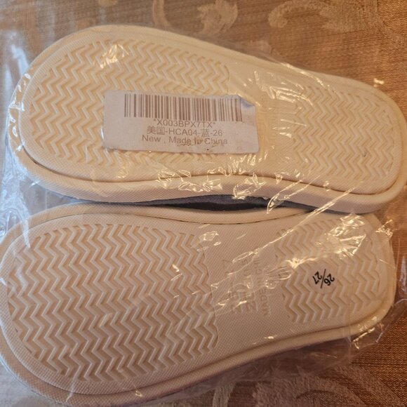 New in Package Childrens Kaws Bunny Slippers - Picture 2 of 3